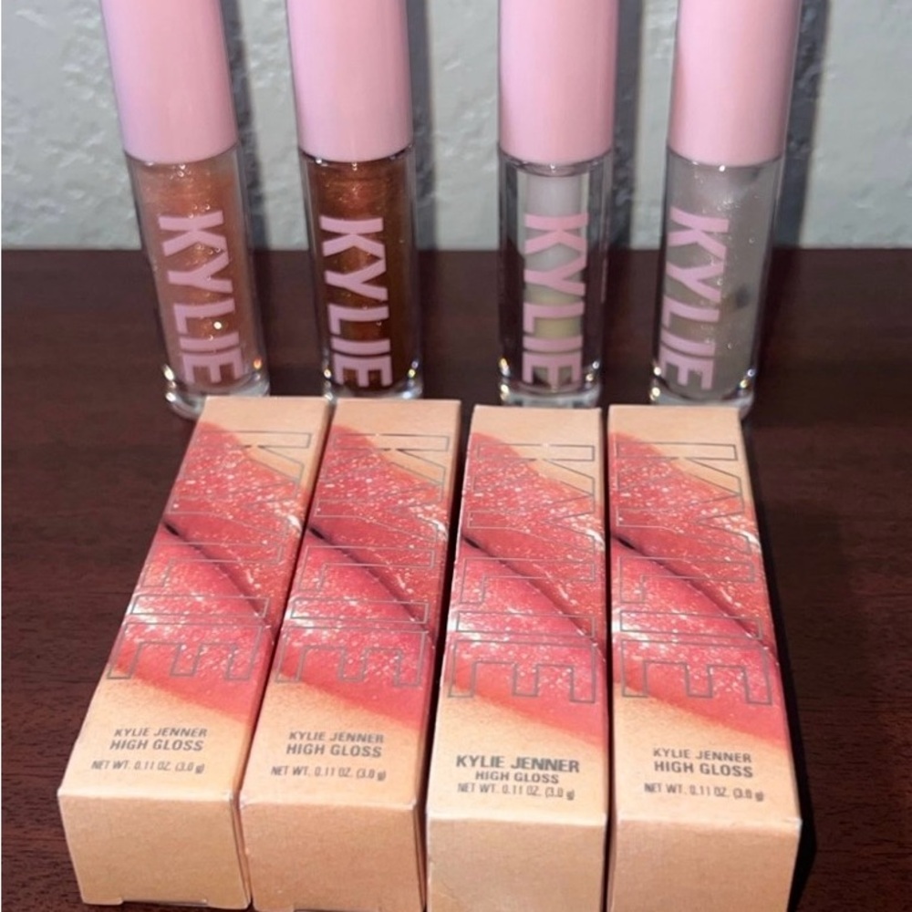 Kylie cosmetics (Brand New)